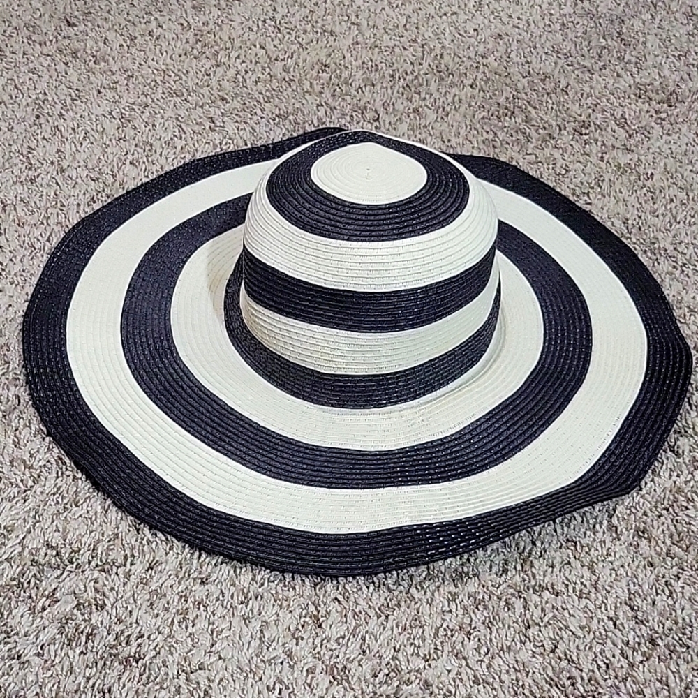 Serra beach hat